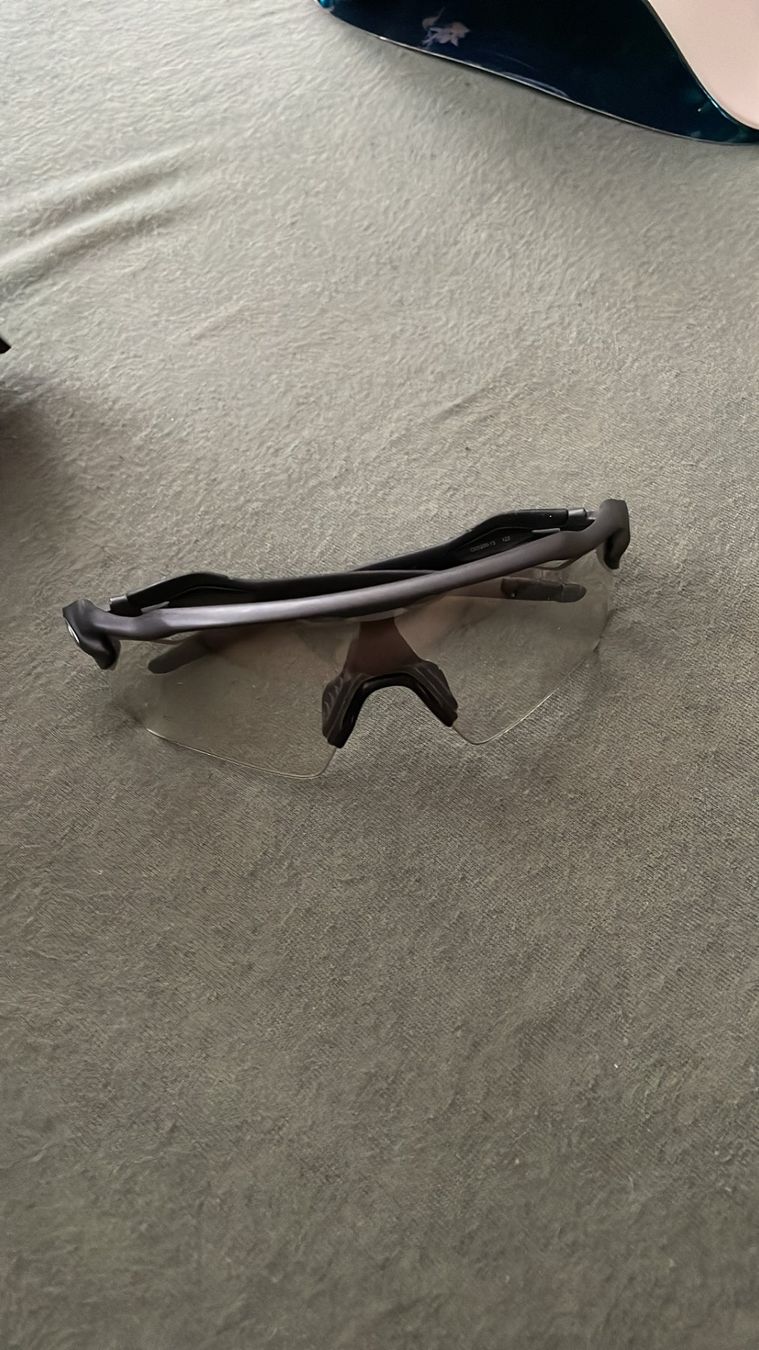 Brillen & Gläser: Sportbrille selbsttönend – Gebraucht aus Lenzburg von L34