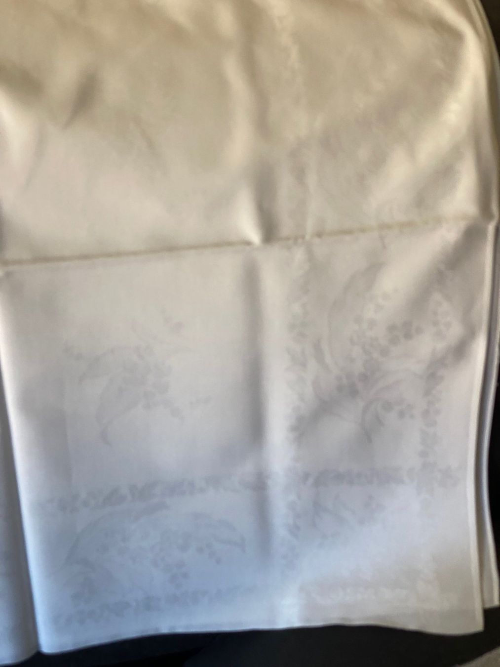 Altra biancheria da tavola: Tischtuch mit feinem Muster  ca 128 x 152 cm – Usato da Allenwinden venduto da Obalu 1