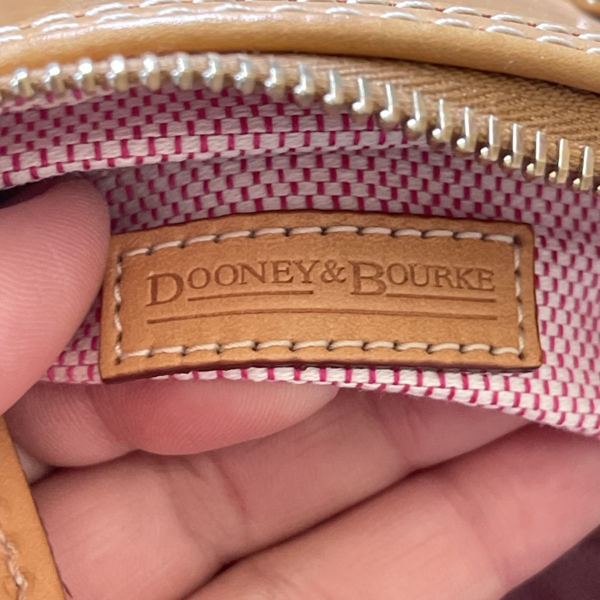 Dooney & Bourke Borse: Dooney & Bourke gelbe monogrammierte Hand Tasche – Nuovo (secondo la descrizione) da Bern venduto da dek_7bjd 8