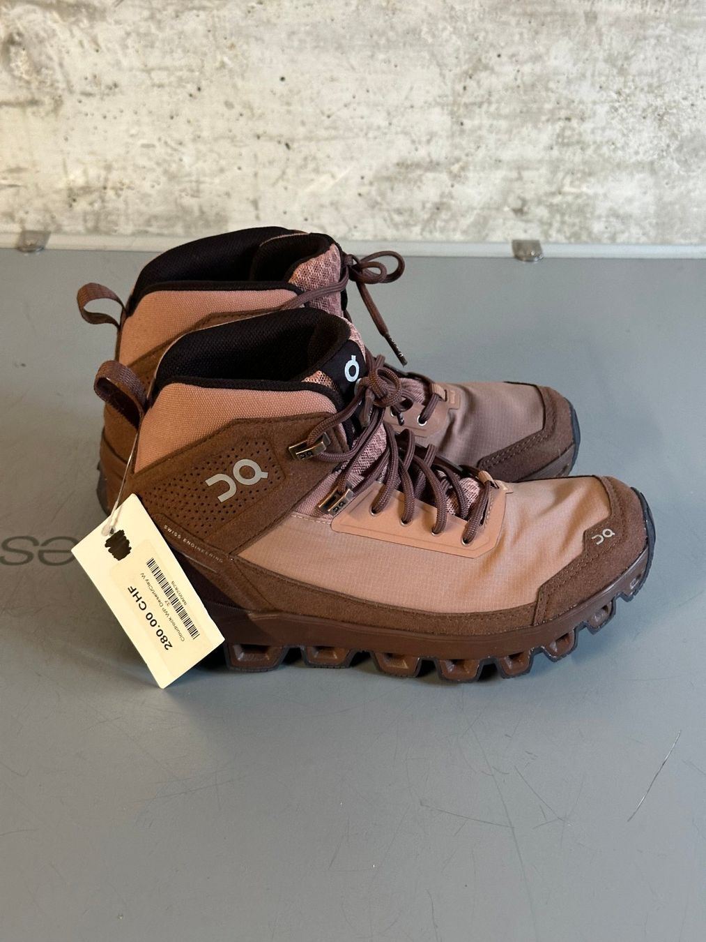 On Scarpe da donna: On Cloud Damen Schuhe Neu Gr. 37 – Nuovo (secondo la descrizione) da Emmenbrücke venduto da karkarkar 2