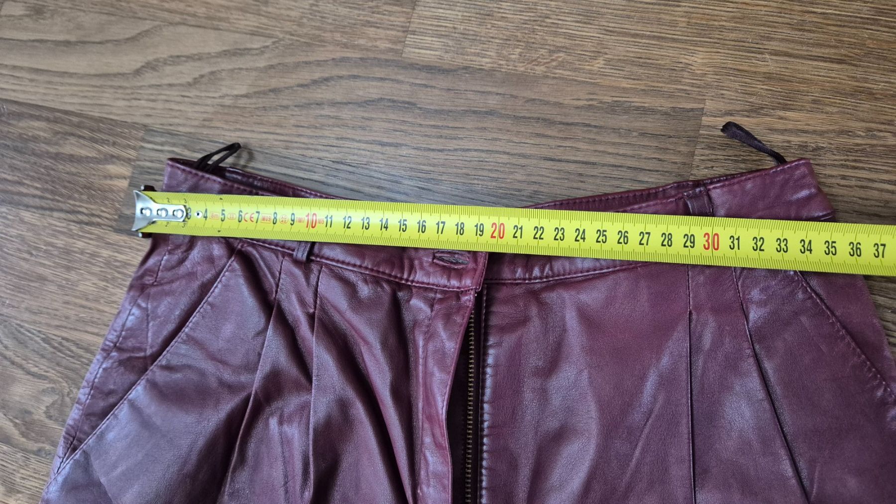 Pantaloni: Raspberry pink vintage leather pants size 38 – Usato da Zürich venduto da monadiederich 5