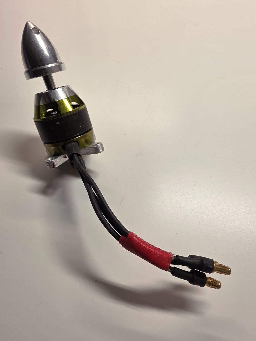 Motoren: Modellflug Motor mit Propelleradapter gebraucht – Gebraucht aus Binningen von gto250 1