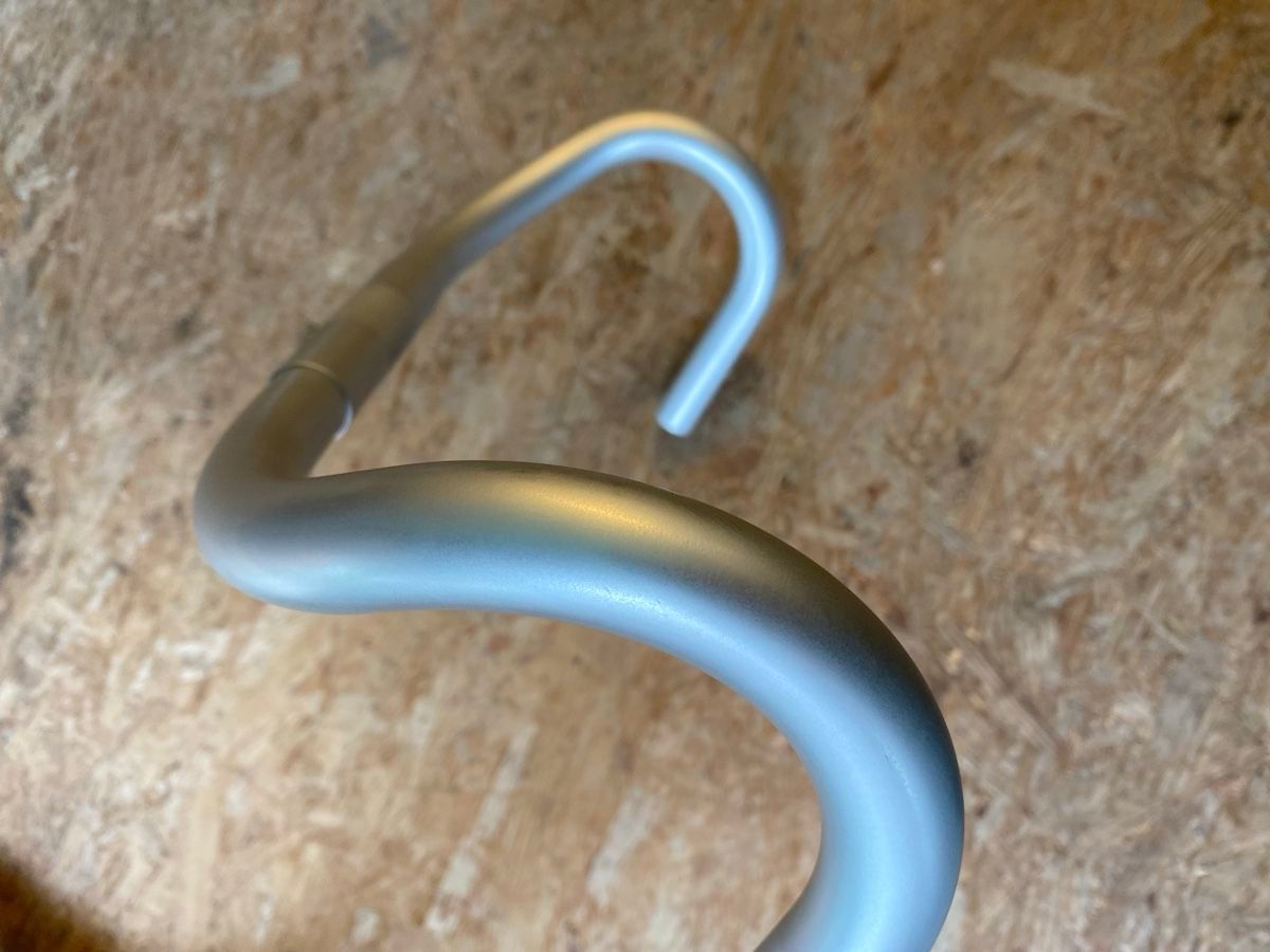 Cinelli Pezzi di ricambio: Cinelli Criterium Bar milky anodized Lenker 40 cm – Nuovo e nell'imballaggio originale da Bern venduto da TacTac_Cycling 3