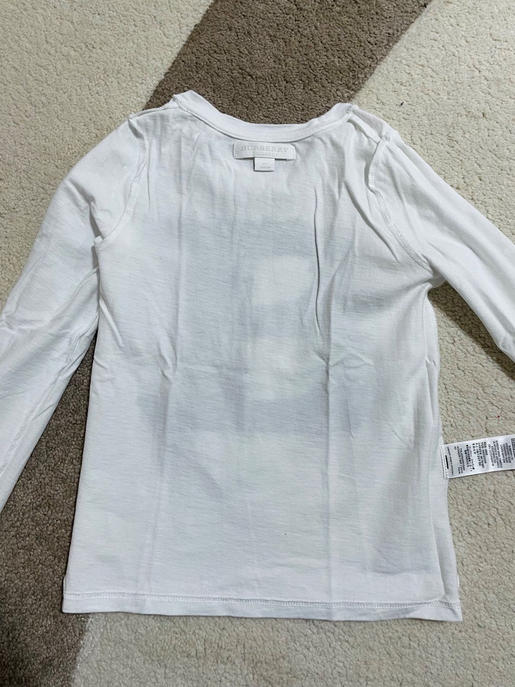 Burberry Blusen, T-Shirts & Tops: T-SHIRT BURBERRY – Gebraucht aus Zürich von Mina_09 3