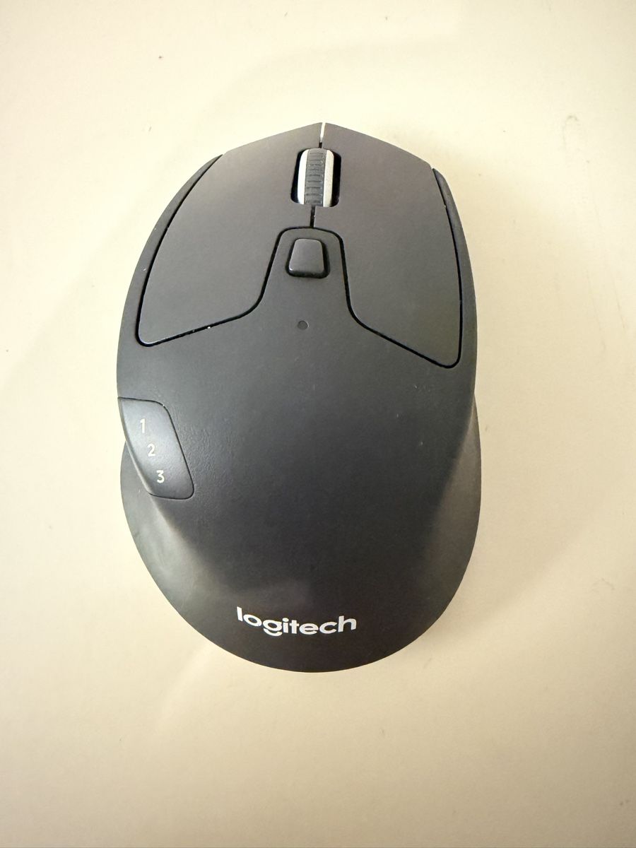 Logitech Souris: Logitech M720 Wireless Mouse – D'occasion à Zürich par 2ndhandzurich