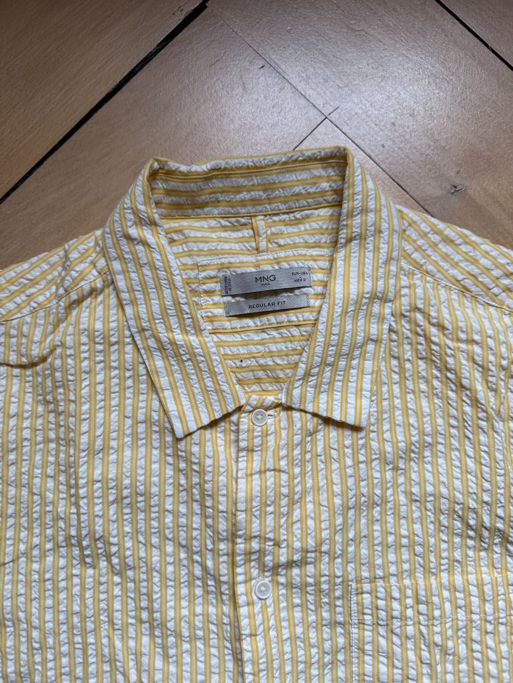 Mango Chemises: MANGO - Hemd gelb-weiss gestreift L – D'occasion à Zürich par Diazaio 1
