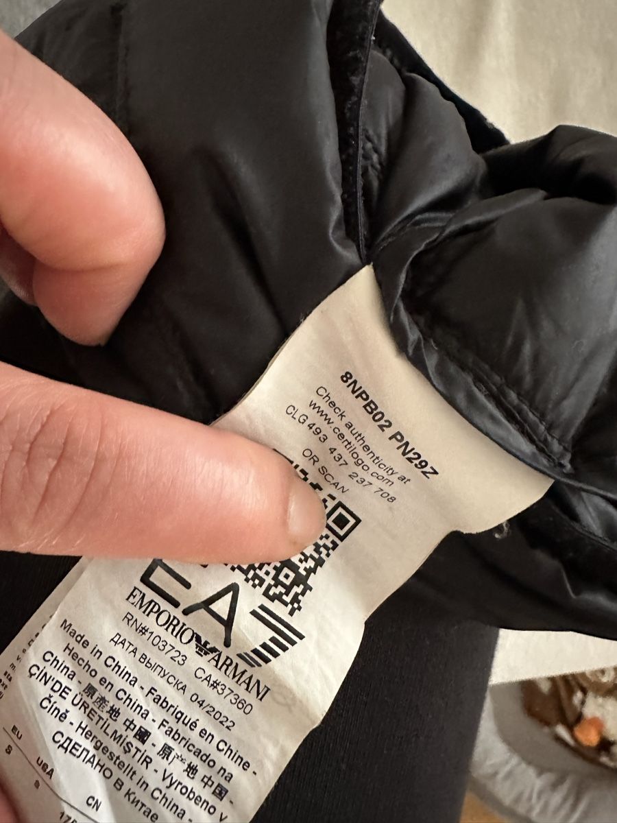 Armani Giacche: EA7 Daunenjacke schwarz, Grösse S – Usato da Erlinsbach SO venduto da dikaan 3