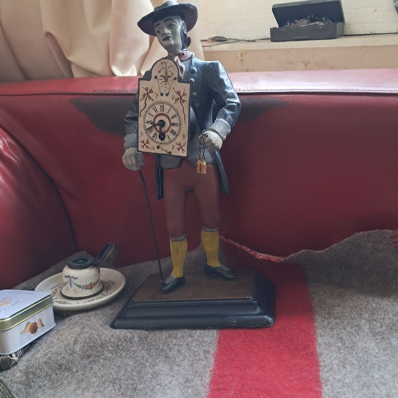Statuette: Dekorative Schweizer Wanderer Figur mit integrierter Uhr – Usato da Dietikon venduto da una_y6wy 8