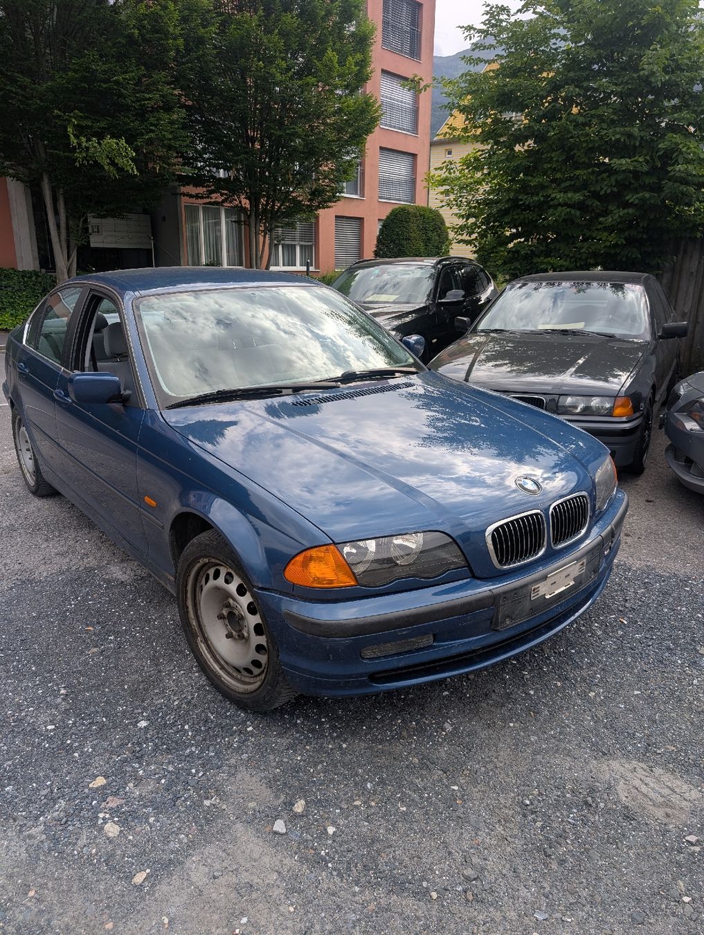 BMW Automobili: BMW 330xd Limousine – Difettoso da Grabs venduto da Schst1