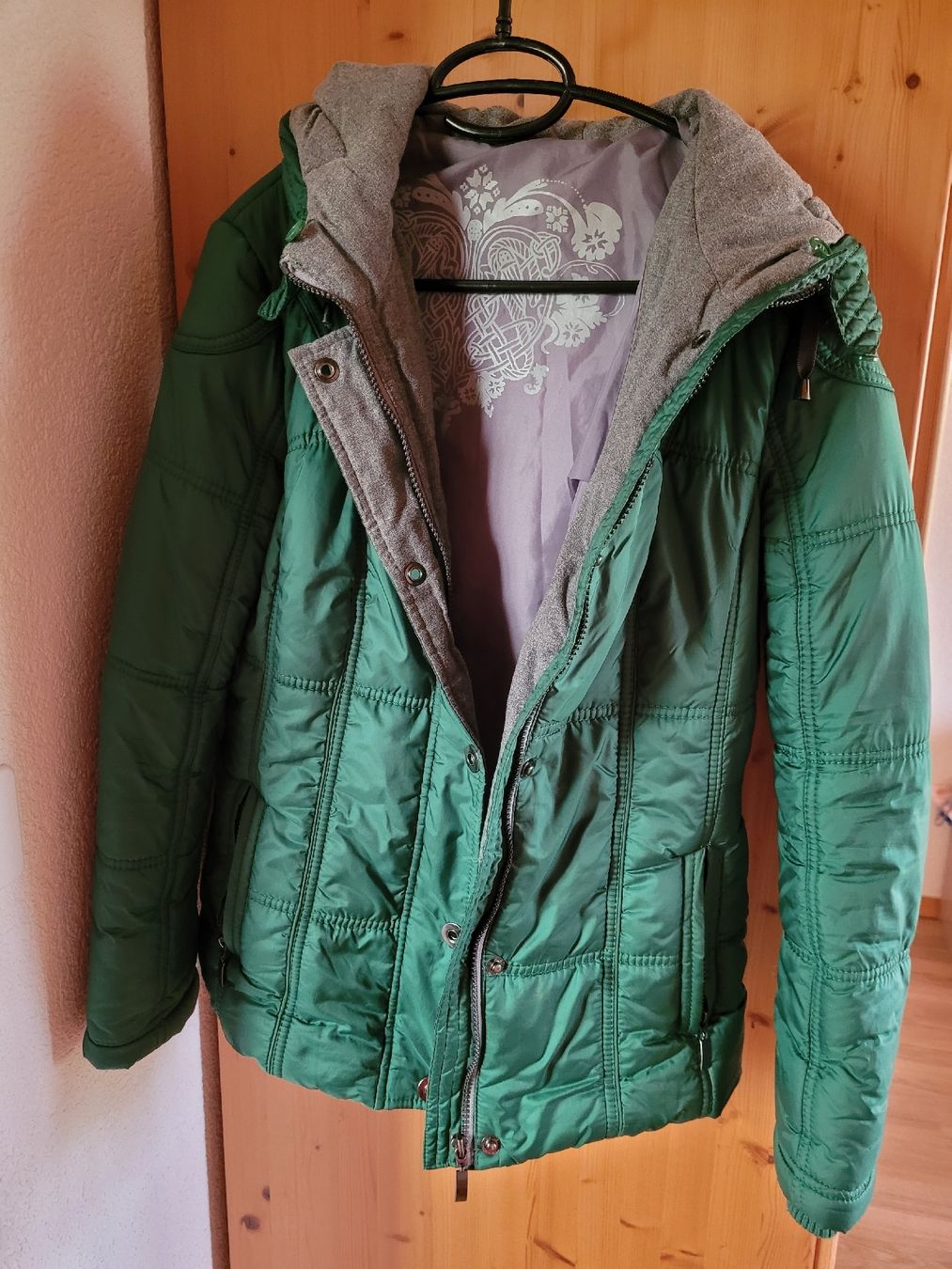 Jacken: Damen Winterjacke grün Gr. S – Gebraucht aus Steffisburg von Gismo49