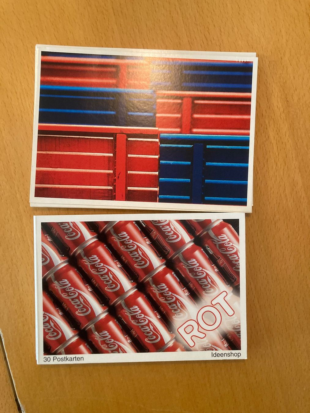 Cartes postales: 33  Postkarten, Thema "rot" – Neuf (Voir description) à Gelterkinden par froggy80