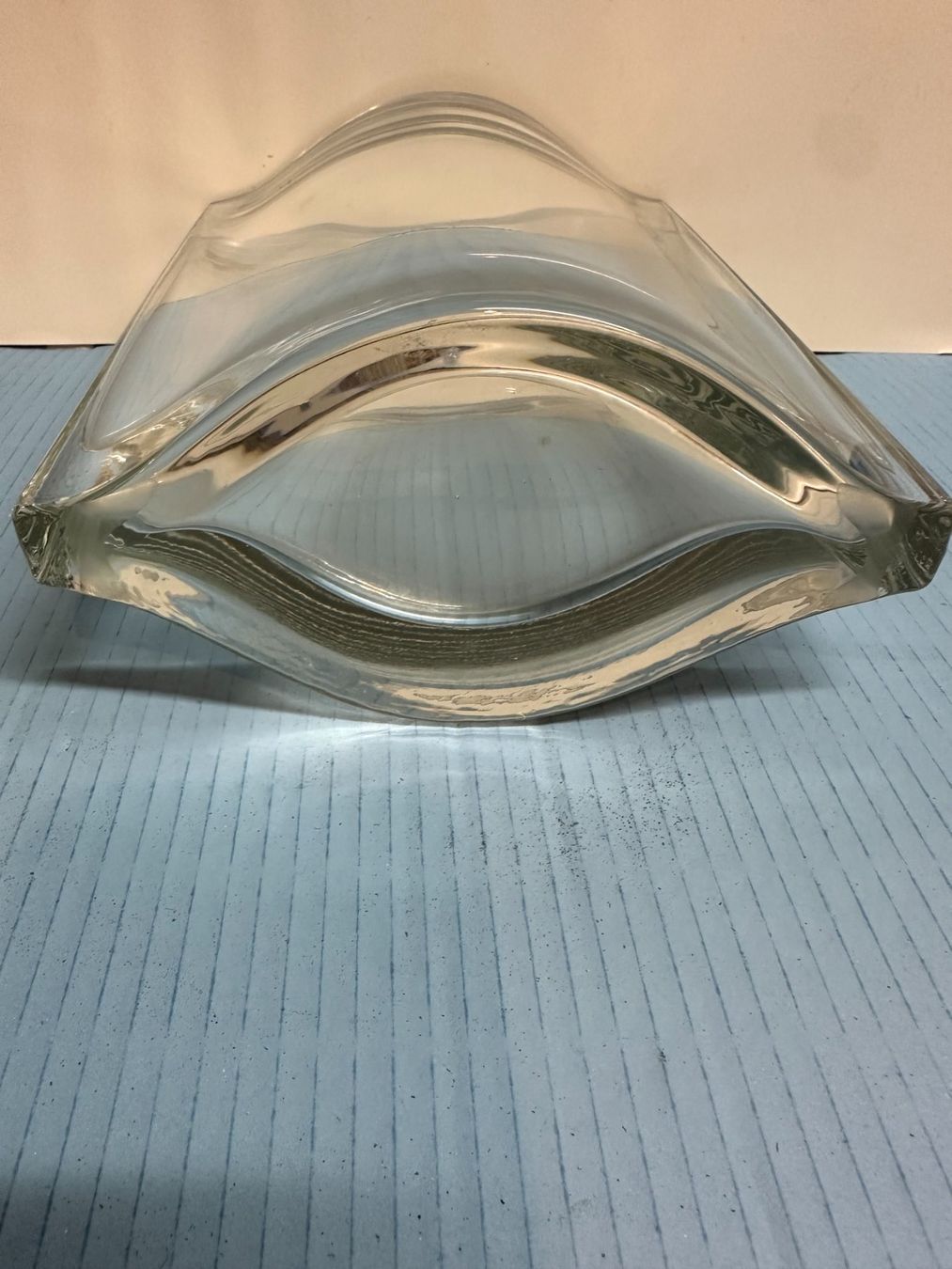 Vasi & Recipienti: Vase en verre transparent asymétrique – Usato da Lausanne venduto da gio_vintage17 5