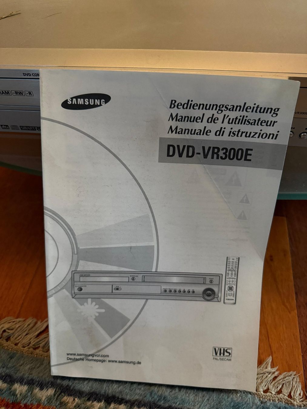 Samsung Registratori: Samsung DVD-VR300E Recorder und VHS-Player – Usato da Winterthur venduto da A_sa1 1