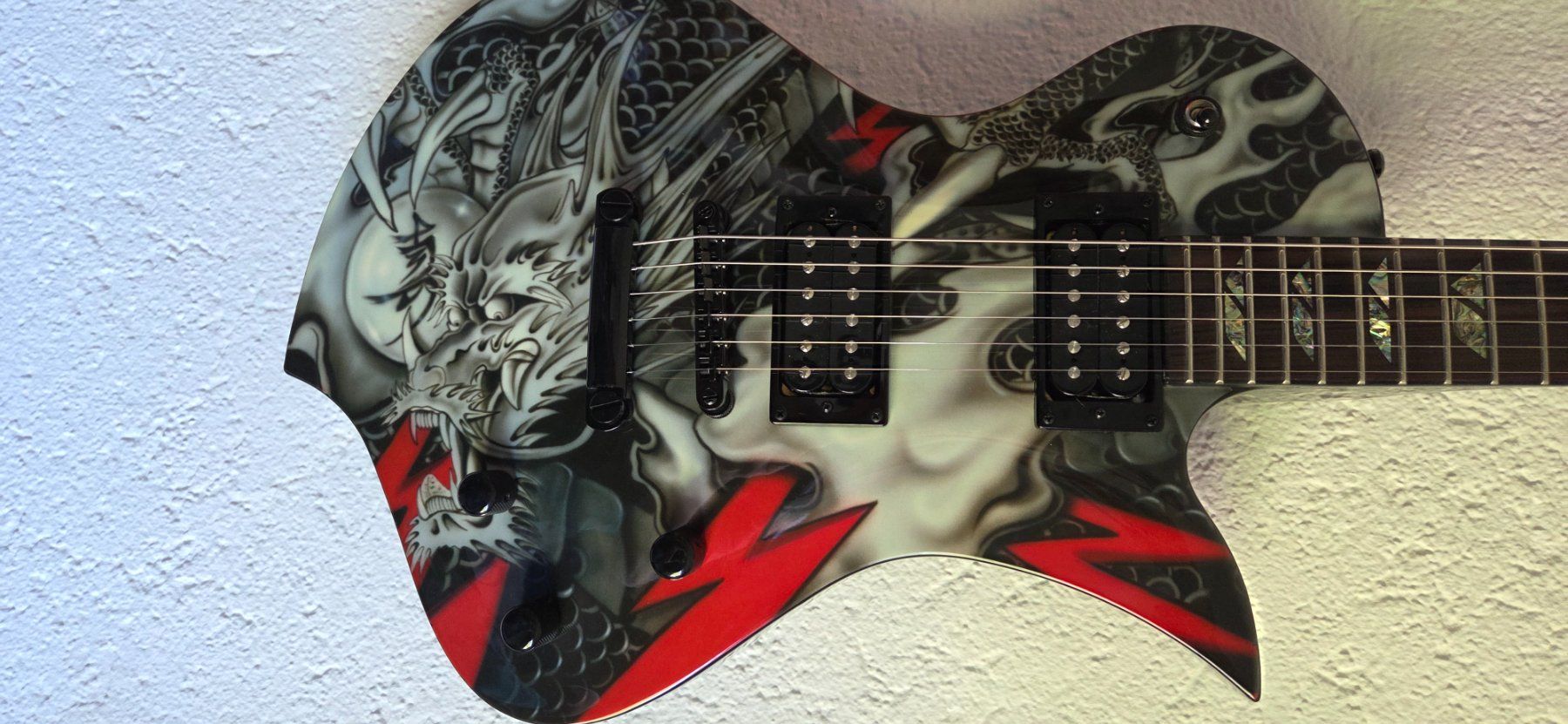 Strumenti musicali: Fernandes Ravelle Shin Dragon – Usato da Galgenen venduto da crazyman 4