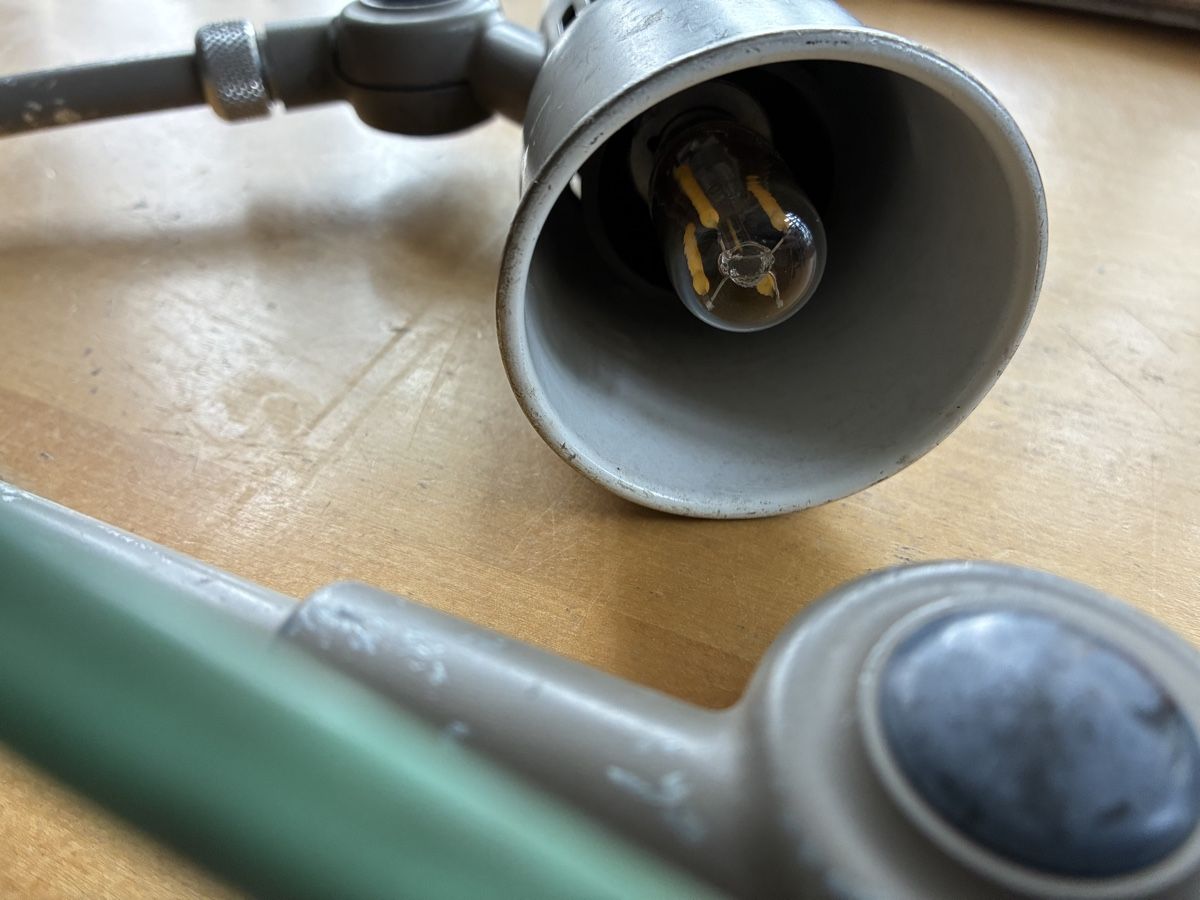 Lampade: Arbeitslampe Derungs Gossau – Usato da Riehen venduto da J.-M. 2