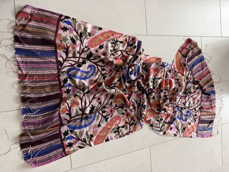 Pashmina-Schal aus Nepal – Buntes Blumenmuster