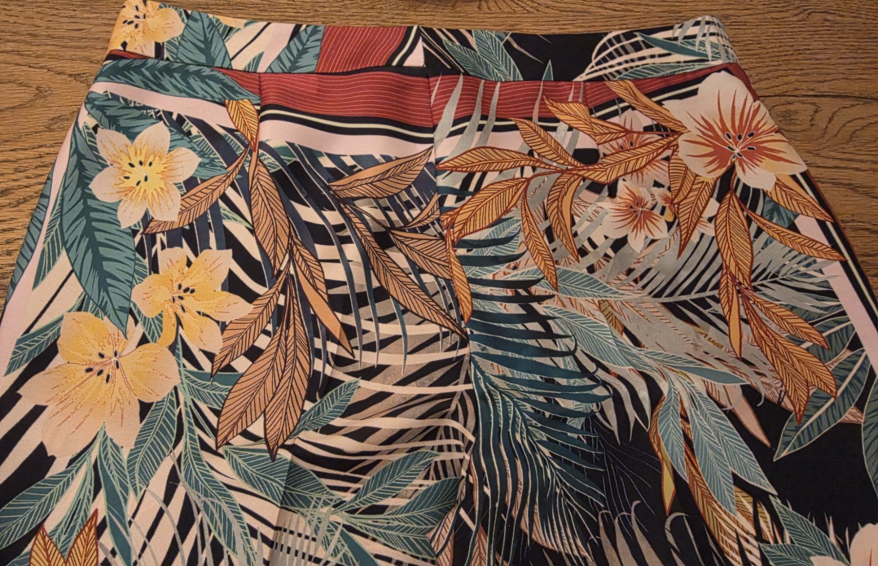Zara Pantaloni: Sommerliche Zara Hose Tropical print – Nuovo (secondo la descrizione) da Basel venduto da sci_67ms 3