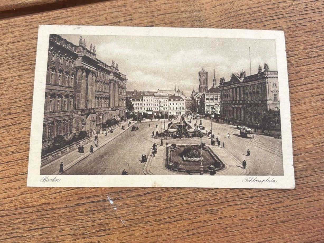 Cartoline postali: AK BERLIN 1922. Schlossplatz. – Usato da Utzenstorf venduto da Rose0303