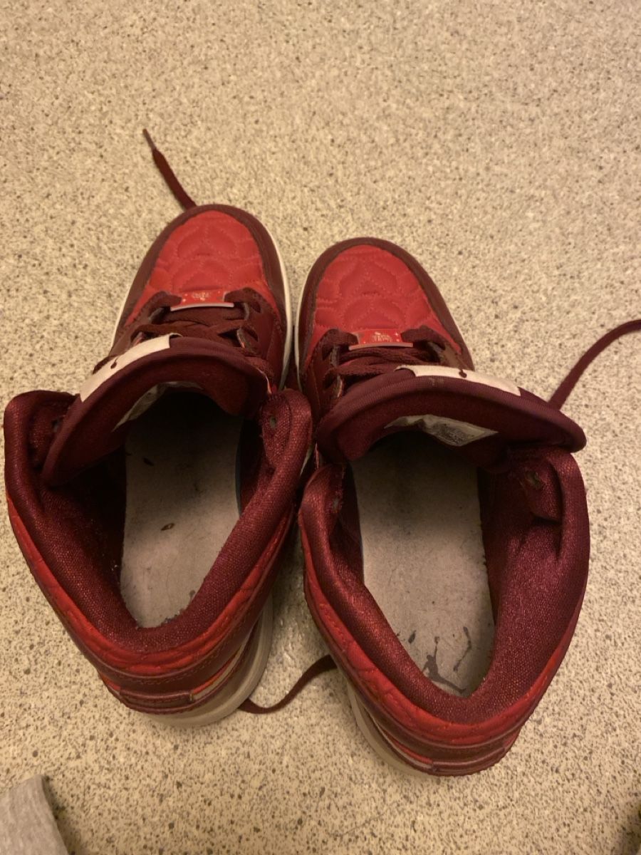 Jordan Scarpe da uomo: Air Jordan 1 mid bordeaux taille 40 – Usato da Lausanne venduto da LorenaOrtega 2