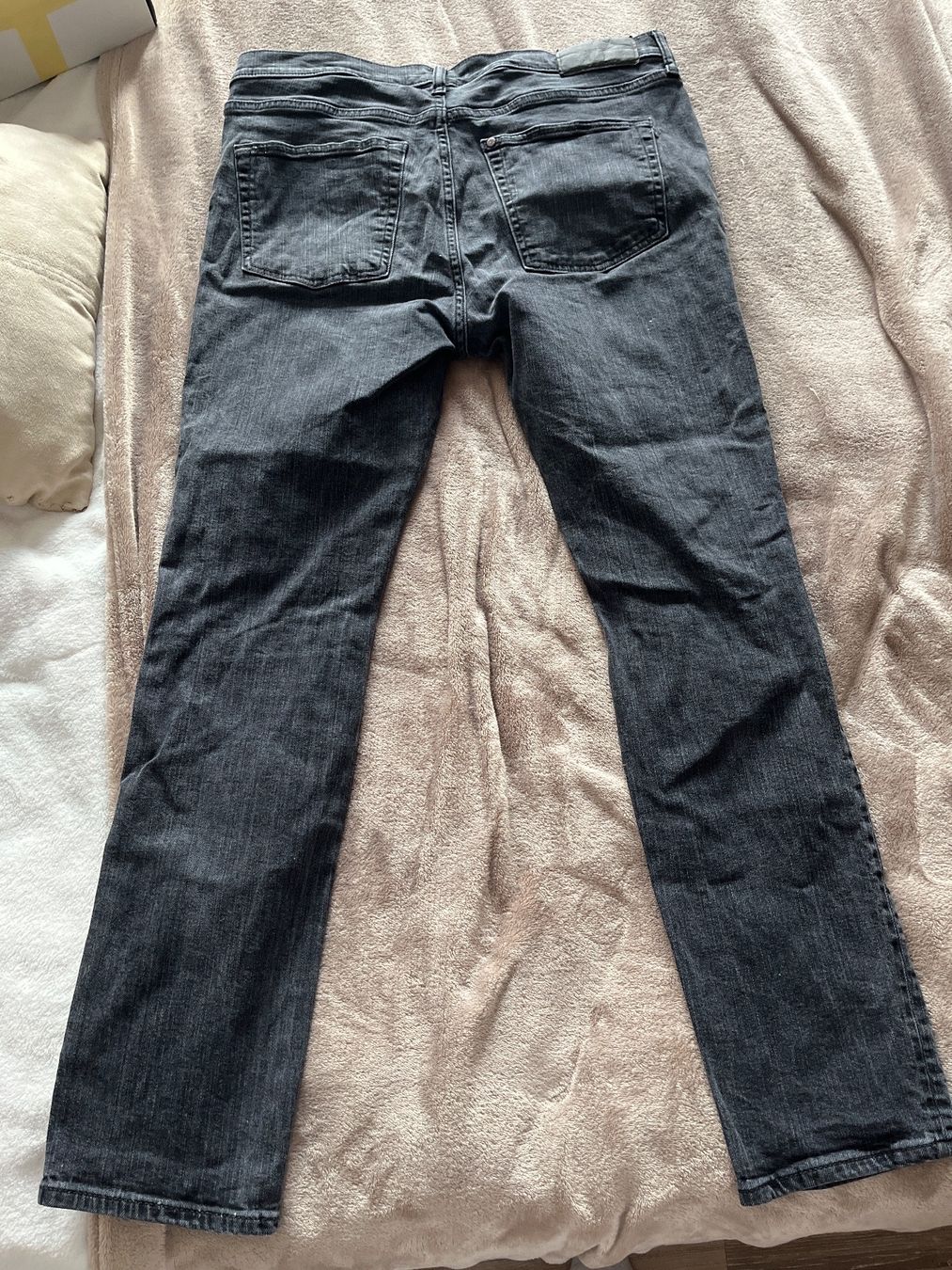H&M Pantaloni: Pantalon gris H&M – Usato da Le Locle venduto da Mayd_h 7
