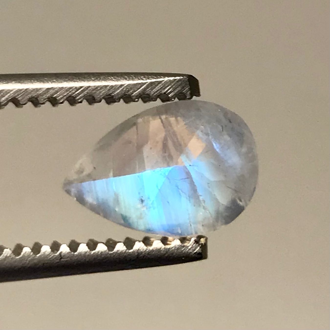 Pietre preziose: Regenbogen Mondstein, 1.2 Karat, weisser Labradorit – Nuovo (secondo la descrizione) da Biel venduto da djvalbnc 5