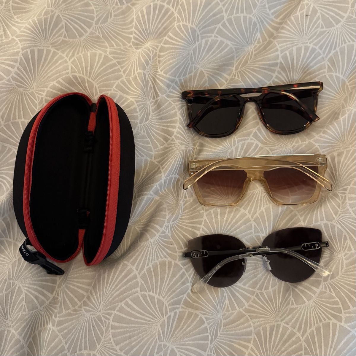Occhiali & Lenti: Sunglasses case with 3 pairs – Usato da solothurn venduto da mil_ja.t 1