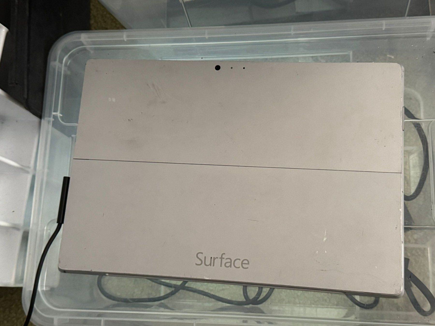 Microsoft Portables: Surface pro 3 - 256gb!! Ab 10CHF!! – D'occasion à Olten par HoYa01 1