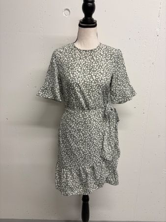Vero Moda Blumenkleid Wickeloptik Gr. XS Kleid mint weiss