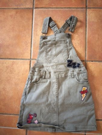 Neuwertige Khaki Jeans-Latzkleid, von Inside (Manor), Gr.128