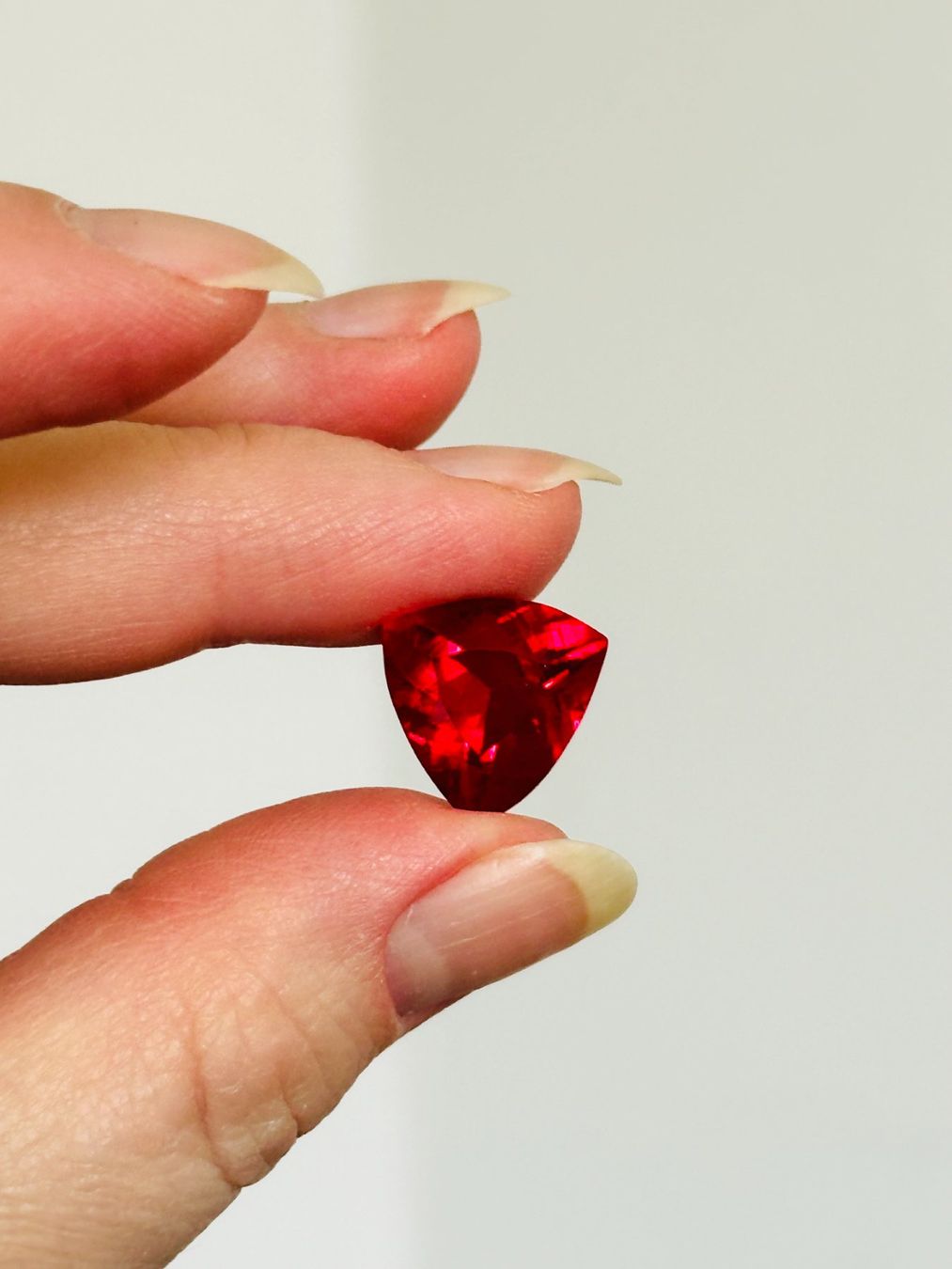 Pietre preziose: Trillion Cut 12.60 Ct Certified – Nuovo e nell'imballaggio originale da Genève venduto da AGBERG 6