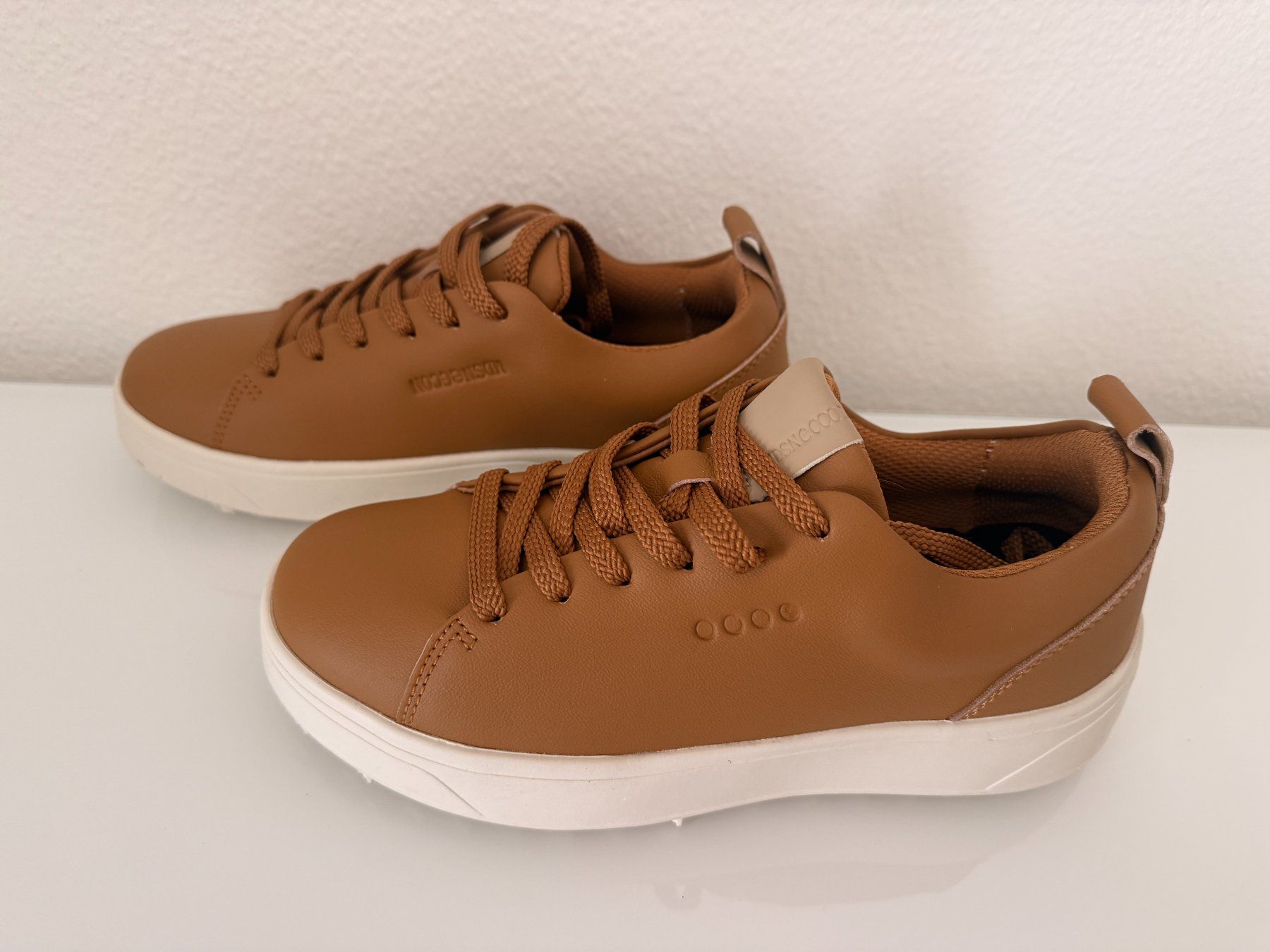 Scarpe da donna: Neue und coole Golfschuhe Gr. 36 – Nuovo (secondo la descrizione) da Hergiswil NW venduto da 66052 1