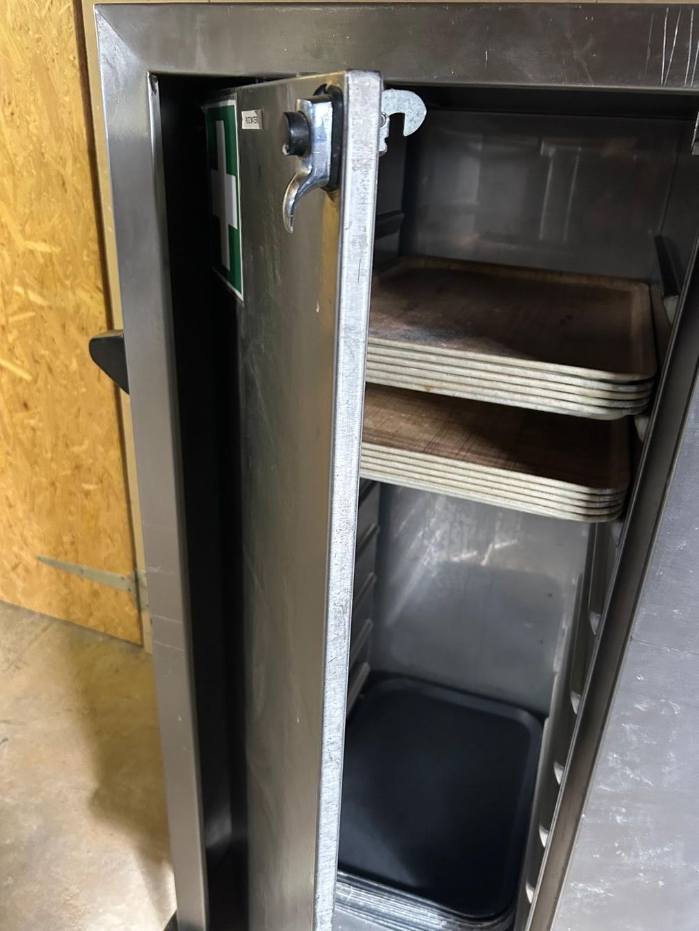 Armadi: Edelstahl Rollschrank – Usato da Grüt (Gossau ZH) venduto da wisdomio7 6