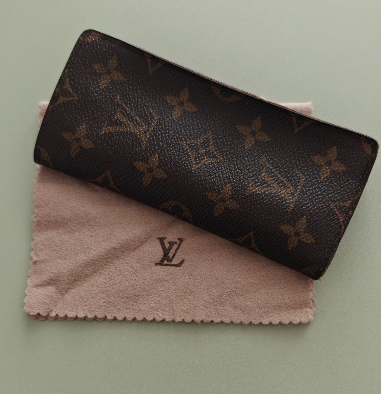 Louis Vuitton Occhiali & Lenti: étui a lunette Louis Vuitton – Usato da Sierre venduto da Isasav