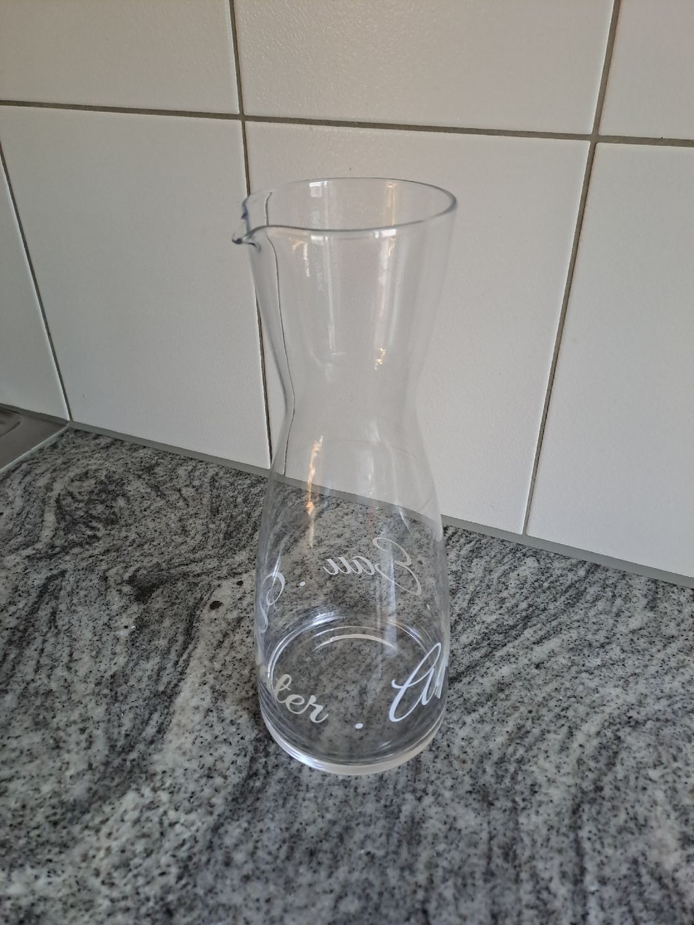Caraffe: Glaskaraffe mit Schriftzug – Usato da Rickenbach LU venduto da bishiida