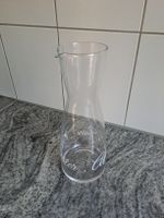 Glaskaraffe mit Schriftzug