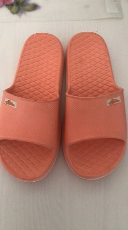 Scarpe da donna: Badesandalen Gr 36/37 – Usato da Oberbuchsiten venduto da etr_2jg5 3