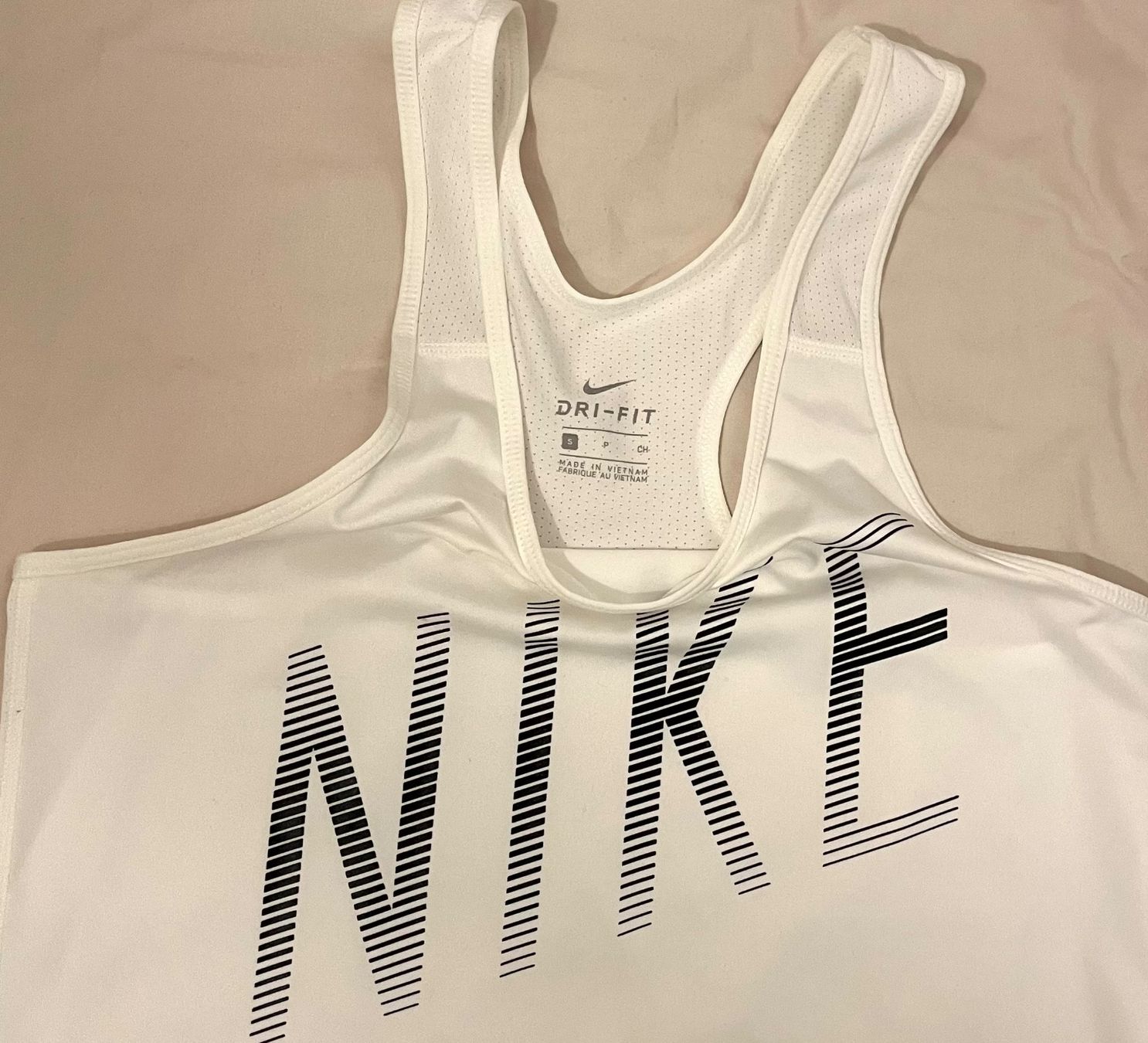 Nike Tops: Nike Tank Top Damen, Grösse S, – Gebraucht aus Basel von rey_d2s7 1