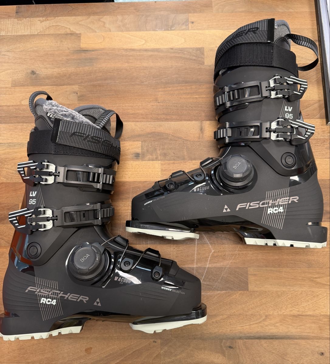 Fischer Chaussures femmes: FISCHER RC4 95 MV BOA - 2026 – D'occasion à Gnosca par Trinityforevers 1