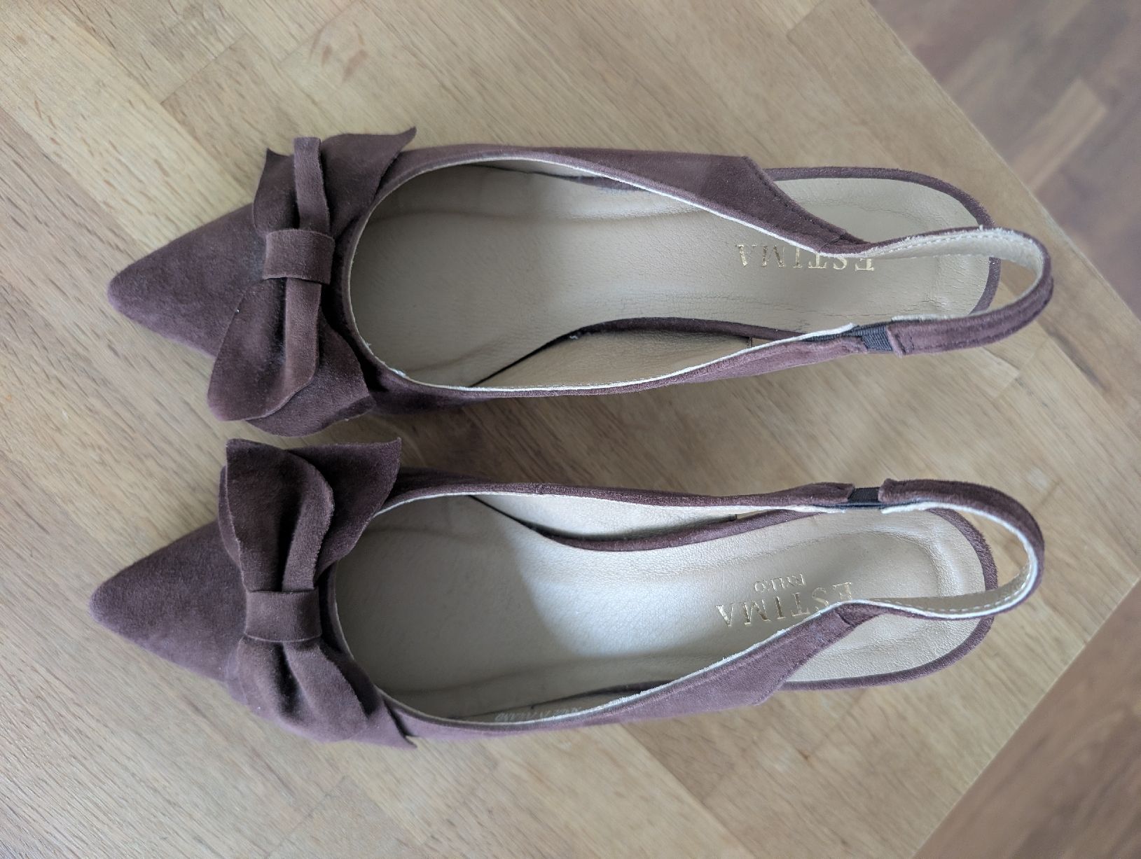 Scarpe da donna: Brown Suede Slingbacks with Bow Detail - Size 38.5  – Usato da Lachen SZ venduto da joa_rf9n 1