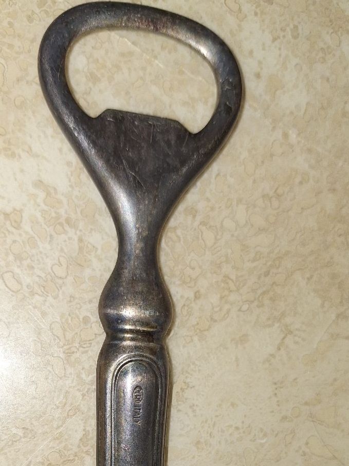 Elettrodomestici da cucina: Flaschenoeffner versilbert mit Monogramm guter Zustand – Usato da spreitenbach venduto da lumbalplatte