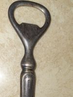 Flaschenoeffner versilbert mit Monogramm guter Zustand