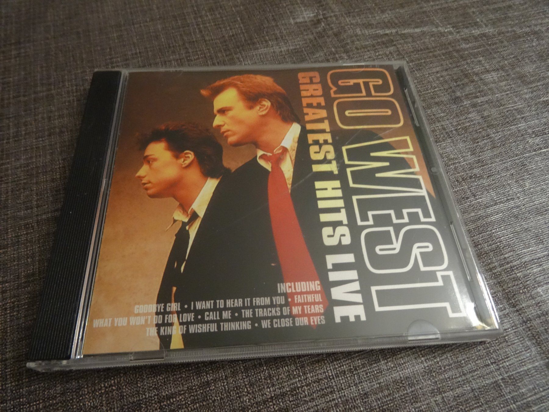 CD: GO WEST GREATEST HITS LIVE CD – Usato da Olten venduto da Disc-Ausverkauf