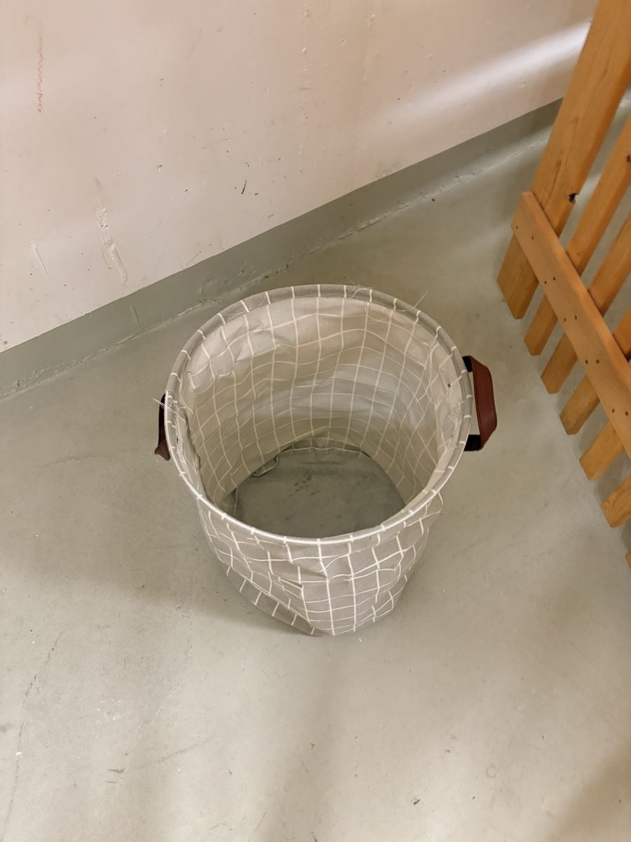 Paniers à linge: Laundry Basket Grid Pattern with Handles Used Condition – D'occasion à Zürich par epe_2dny 3
