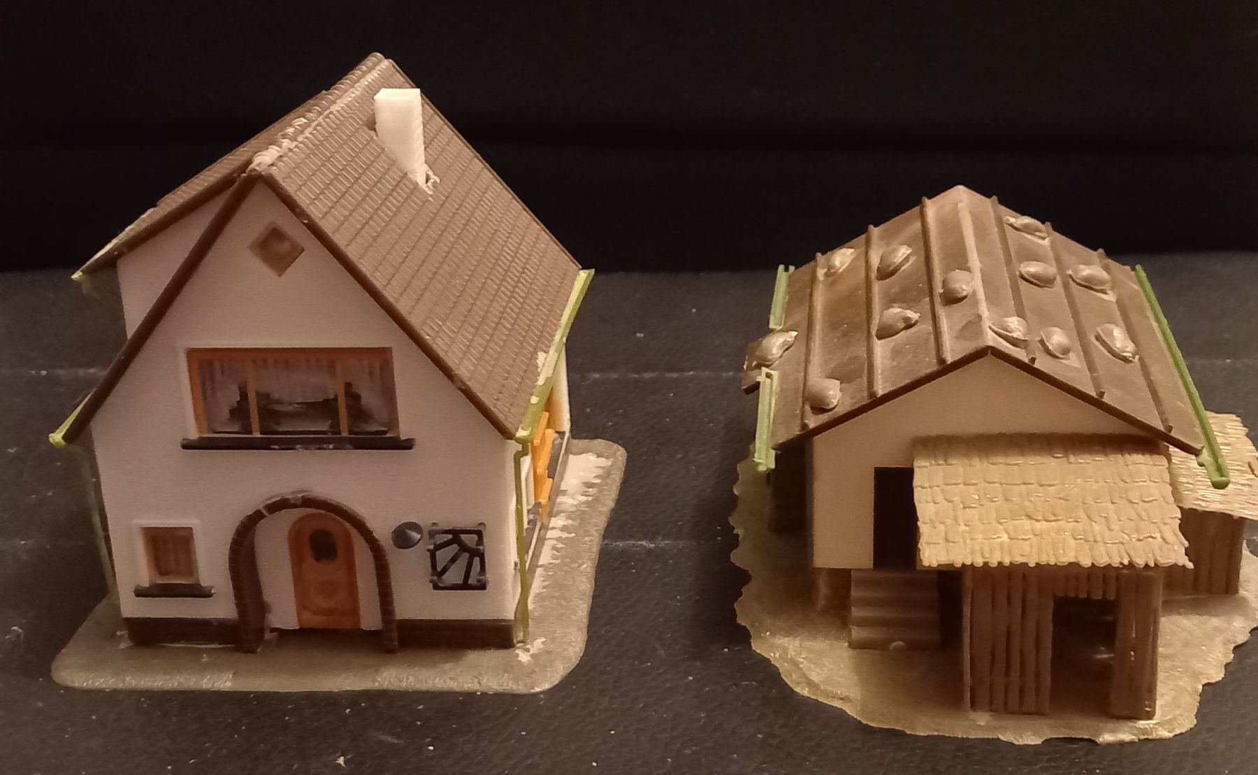 Faller Modellini di ferrovie: 2 Miniatur Häuser von Faller Sammlerstücke – Usato da Hünibach venduto da rut_l6ht 2