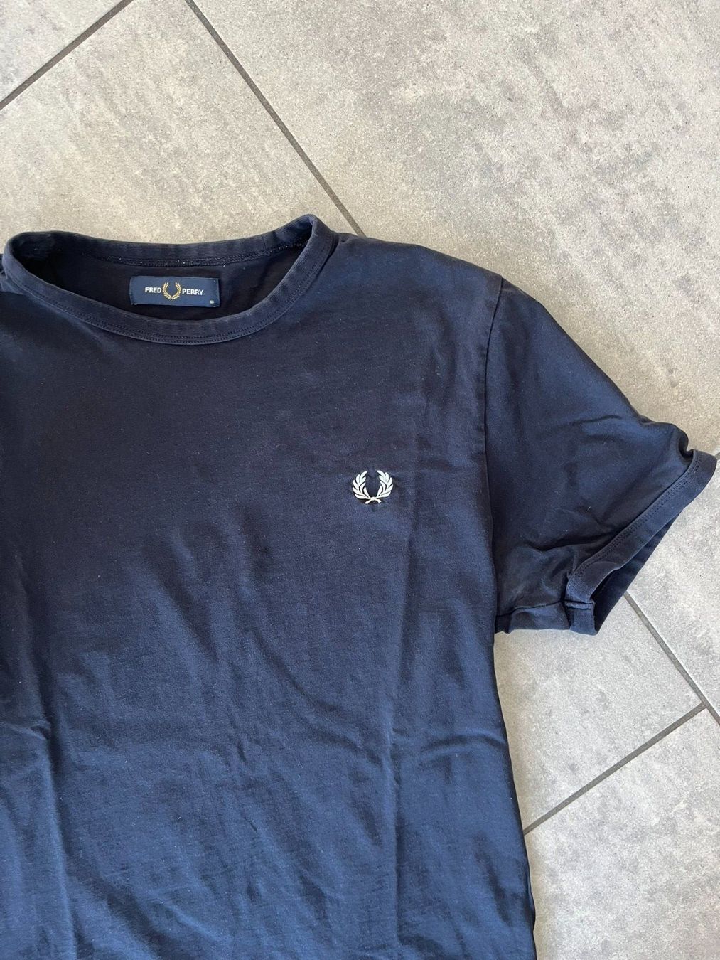 Fred Perry T-Shirts: FRED PERRY T-Shirt Schwarz – Gebraucht aus Otelfingen von Denis_ZH 1