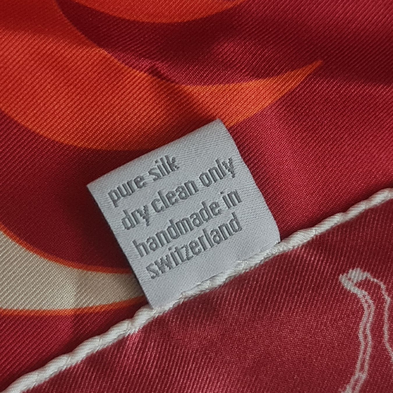 Fabric Frontline Foulard & Sciarpe: Fabric Frontline Seidefoulard. – Usato da Zürich venduto da Olala_ 1