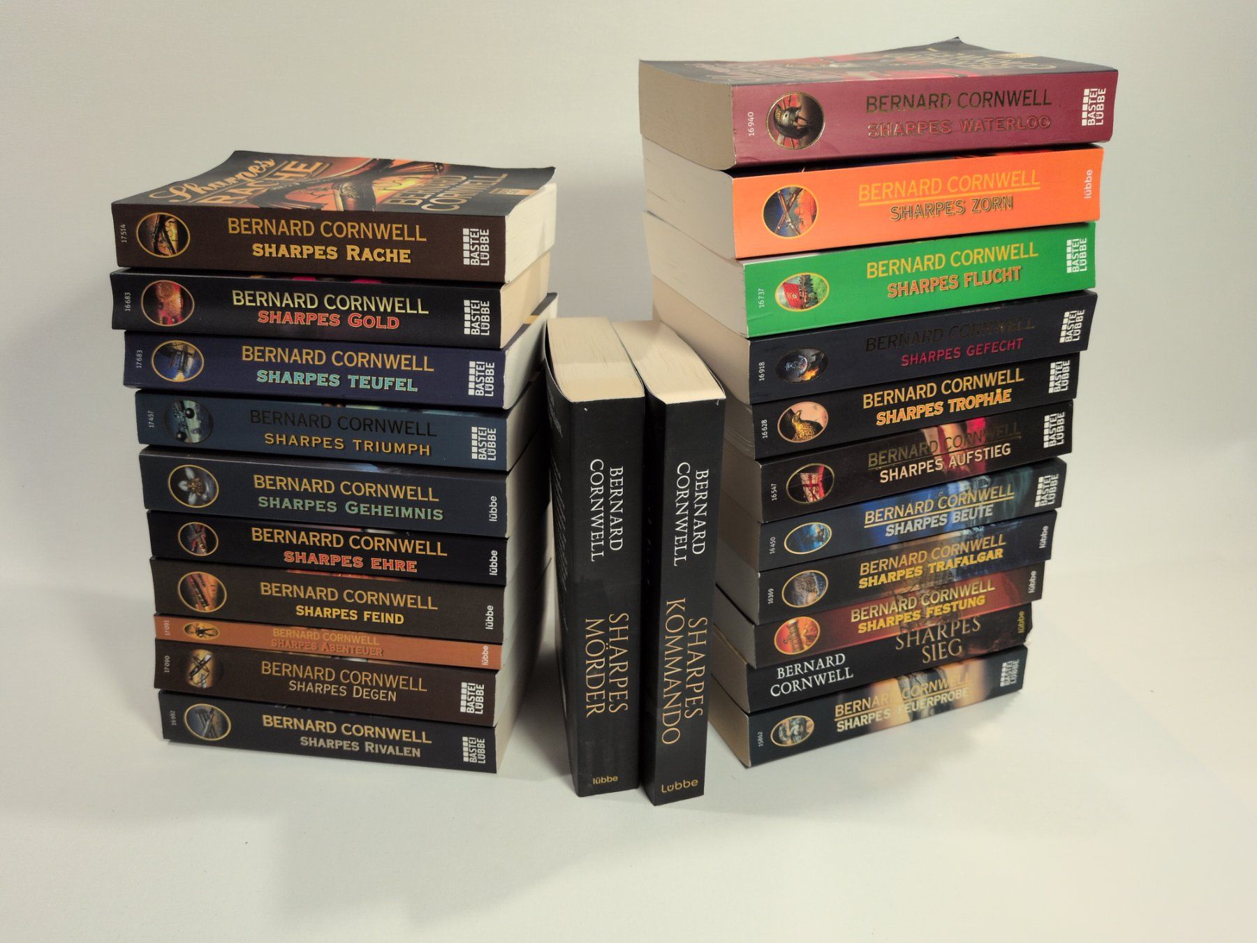 Livres: Bernard Cornwell Sharpes Serie DE – D'occasion à Rüfenacht BE par swalin