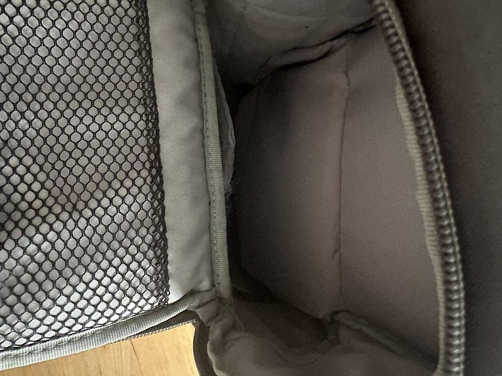 Zaini: Sac à appareil photo  – Usato da Carouge GE venduto da Mfeusier 1