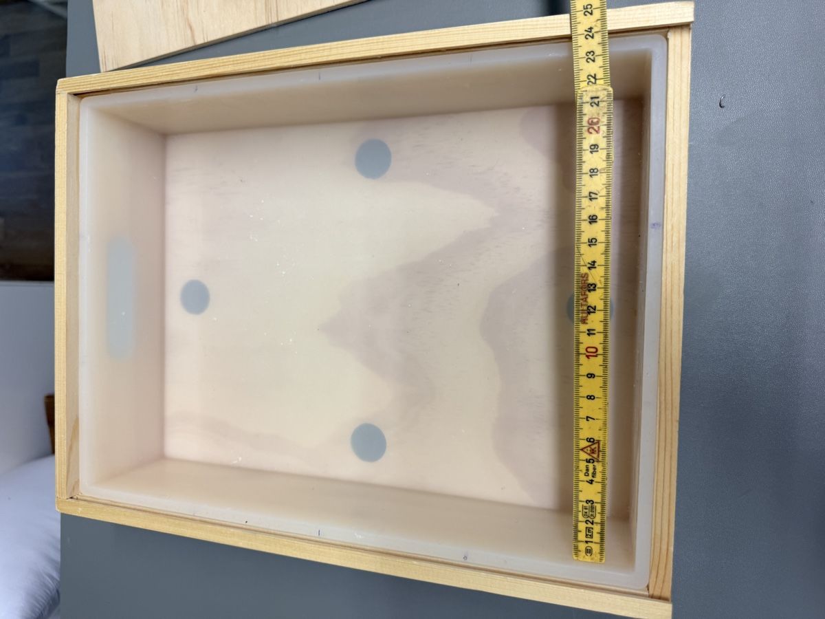 Alle Werkzeuge: Grosse Seifenform Holz dicker Silikon  ca. 33x21x9cm,  – Gebraucht aus Uster von Similian1 3