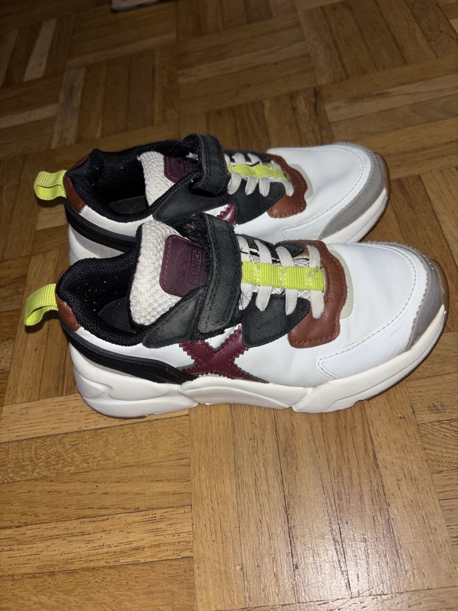 Scarpe per ragazzi: Munich schuhe gr 28 – Usato da Jona venduto da SaF0da